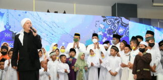 Ansar Dampingi Airlangga Buka Bersama 1800 Anak Yatim Piatu