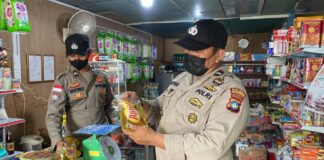Sat Binmas Polres Anambas Cek Harga Migor di Pasar dan Toko