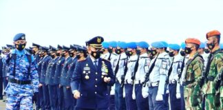 Danlanud Pimpin Upacara HUT TNI AU Ke-76 di Lanud Raden Sadjad