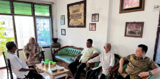 Hari Raya Ke-2 Gubernur Ansar Kunjungi Sejumlah Tokoh Masyarakat Kepri