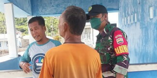 Babinsa Koptu Suhendra Jalin Komsos dengan Warga Binaan di Desa Air Asuk