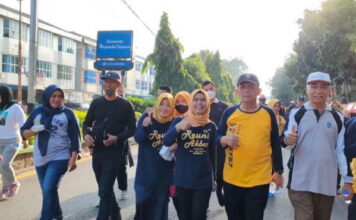 Gubernur Ansar Lepas Jalan Santai Reuni Alumni SMAN 2 Tanjungpinang