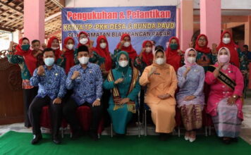 Ketua TP PKK Lampung Utara Kukuhkan TP PKK dan Bunda PAUD Se-Kecamatan Blambangan Pagar