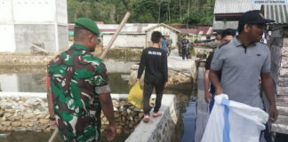 Babinsa Koramil 07/Palmatak Gelar Senam Bersama dan Giat Sabtu Bersih