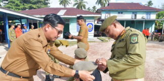 Sekda Boy Wijanarko Lakukan Pembaretan 26 Anggota Satpol PP Natuna