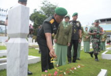 Dalam Rangka HUT Kodam 1/BB ke – 72 Danrem 033/WP Pimpin Ziarah di TMP Pusara Bhakti