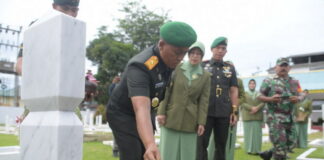 Dalam Rangka HUT Kodam 1/BB ke – 72 Danrem 033/WP Pimpin Ziarah di TMP Pusara Bhakti