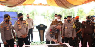 Irwasum Polri Resmikan Gedung Polsek Pulau Laut dan Polsubsektor Pulau Tiga