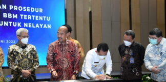 Pastikan Stok Solar Untuk Nelayan, Gubernur Kepri Teken MoU BBM Bersubsidi