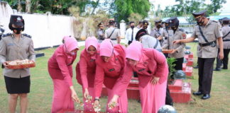 Kenang Jasa Para Pahlawan, Polres Lingga Gelar Upacara Ziarah Makam Pahlawan