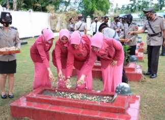 Kenang Jasa Para Pahlawan, Polres Lingga Gelar Upacara Ziarah Makam Pahlawan