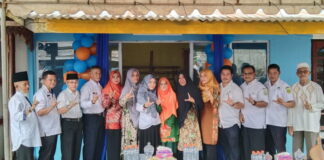 Ketua Dekranasda Lingga Resmikan Tempat Keterampilan Tekad Tudung Manto Encik Zulaika