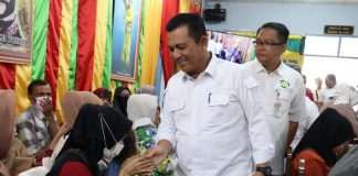 Gubernur Ansar Temui Pedagang Anjung Cahaya