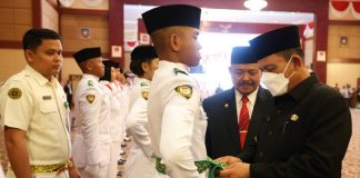 Gubernur Ansar Kukuhkan 38 Anggota Paskibraka 2022 Provinsi Kepri