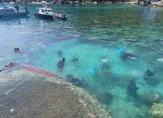 Lanal Tarempa Kibarkan Bendera Merah Putih Dibawah Laut dan Pulau Terluar NKRI