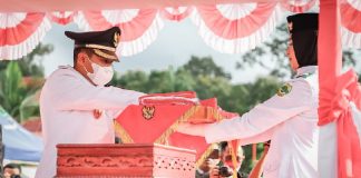 Pengibaran Bendera Berlangsung Sukses, Wabup Lingga Berikan Apresiasi Kepada Paskibraka