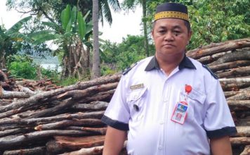 Pengusaha Dapur Arang Babat Kayu Bakau Hutan Lindung, Kades Mamut Marjono Angkat Bicara