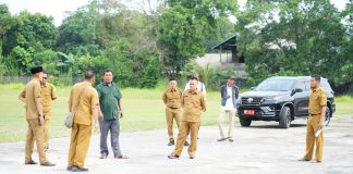 Bupati Lingga M Nizar Tinjau Lapangan Sepak Bola Sultan Mahmud Riayat Syah III