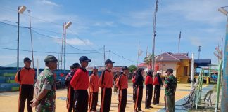 Danramil 07/Palmatak Beri Pengarahan Kepada Paskibra SMA Negeri 1 Palmatak