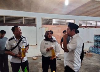 Cegah Penjualan Migor Melebihi HET, DKUMPP Anambas Sidak Ke Pasar