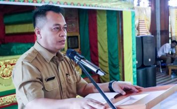 Bupati M Nizar Tutup Pelatihan Menenun Bagi Tenaga Kerja Mandiri