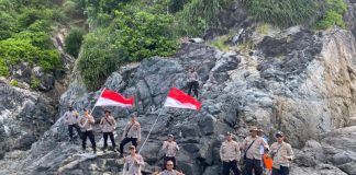 Polres Anambas Kibar Bendera Merah Putih di Tiga Pulau Terluar Secara Serentak