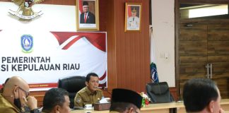 Gubernur Ansar Tekankan Pentingnya Rapat Evaluasi Rutin di Setiap OPD
