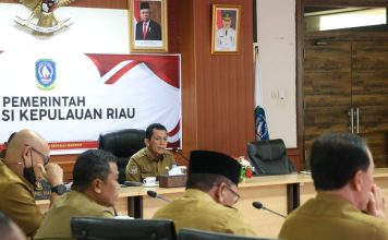 Gubernur Ansar Tekankan Pentingnya Rapat Evaluasi Rutin di Setiap OPD