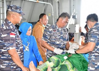 Lanal Ranai Gelar Khitanan dan Donor Darah di KRI Bontang – 907