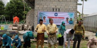 Dukung Urban Farming, Gubernur Ansar Berikan Bibit Cabe ke Dasa Wisma Karimun
