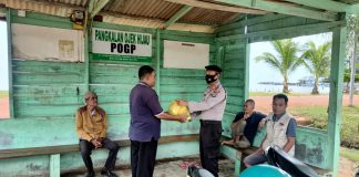 Polres Natuna Berikan Sembako dan Tali Kasih Kepada Masyarakat Kurang Mampu
