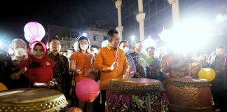 Gubernur Ansar Buka Festival Lampion Lantern Dream Parade