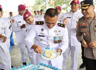 HUT TNI-AL ke 77, Kapolres Lingga Berikan Kejutan Kepada Danlanal Dabo Singkep