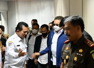 Gubernur Ansar Sambut Kedatangan Jaksa Agung RI di Bandara Hang Nadim Batam