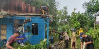 Bhabinkamtibmas dan Babinsa Gerak Cepat Bantu Warga Terdampak Angin Kencang
