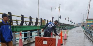 Tiang Penyangga Jembatan Selayang Padang I Putus, Warga Diminta Berhati-hati