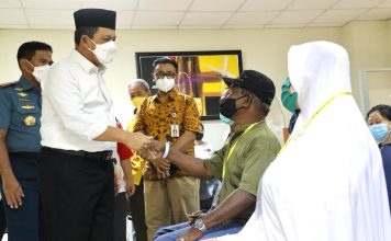 Gubernur Ansar Tinjau Langsung Pelaksanaan Baksos Operasi Katarak Gratis