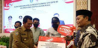 Kunjungan Kerja Reses Ke Kepri, Komisi VIII DPR RI Serahkan Bantuan dan Serap Aspirasi