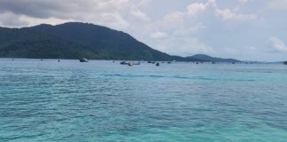 Nelayan Anambas Sambut Kedatangan Menteri Kelautan dan Perikanan Sakti Wahyu Trenggono