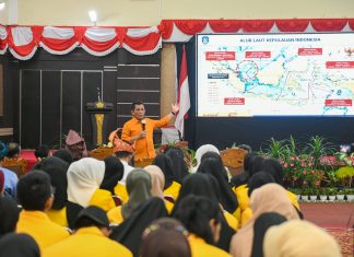 Didepan Mahasiswa Universitas Karimun, Gubernur Ansar Paparkan Pentingnya Kesiapan SDM