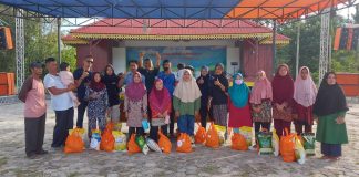Komunitas Peduli Sesama Serahkan Bantuan Paket Sembako Kepada Masyarakat Kurang Mampu