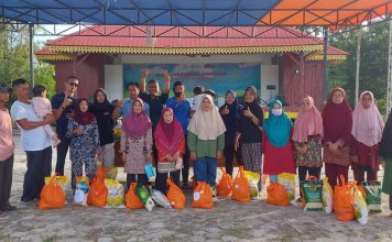 Komunitas Peduli Sesama Serahkan Bantuan Paket Sembako Kepada Masyarakat Kurang Mampu