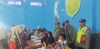 Danpos Puspahiang Koramil 1222/Salawu Tinjau Penyaluran Bansos