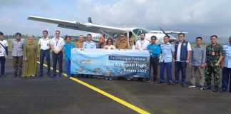 Bupati dan Wakil Bupati Natuna Saksikan Penerbangan Perdana Susi Air