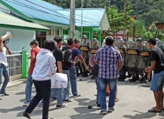 Lanal Tarempa Didemo, Tuntut Pembebasan ABK yang Ditahan