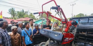 Serahkan Bantuan Kepada Poktan Bintan, Gubernur Ansar Ajak Masyarakat Ikut Kendalikan Inflasi