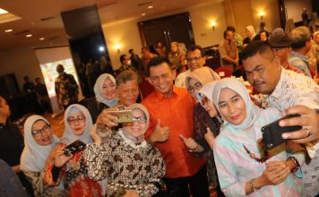 Warga Kijang Perantauan di Batam Antausias Sambut Gubernur Ansar