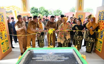 Gubernur Ansar Resmikan Bertuah Edotel di SMKN 2 Batam
