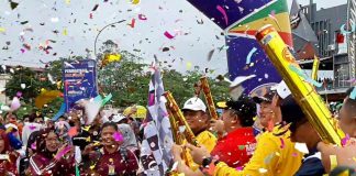 Gubernur Lepas Gerak Jalan Santai Sempena Hari Guru Ke-77 di KBC Batam