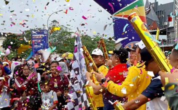 Gubernur Lepas Gerak Jalan Santai Sempena Hari Guru Ke-77 di KBC Batam